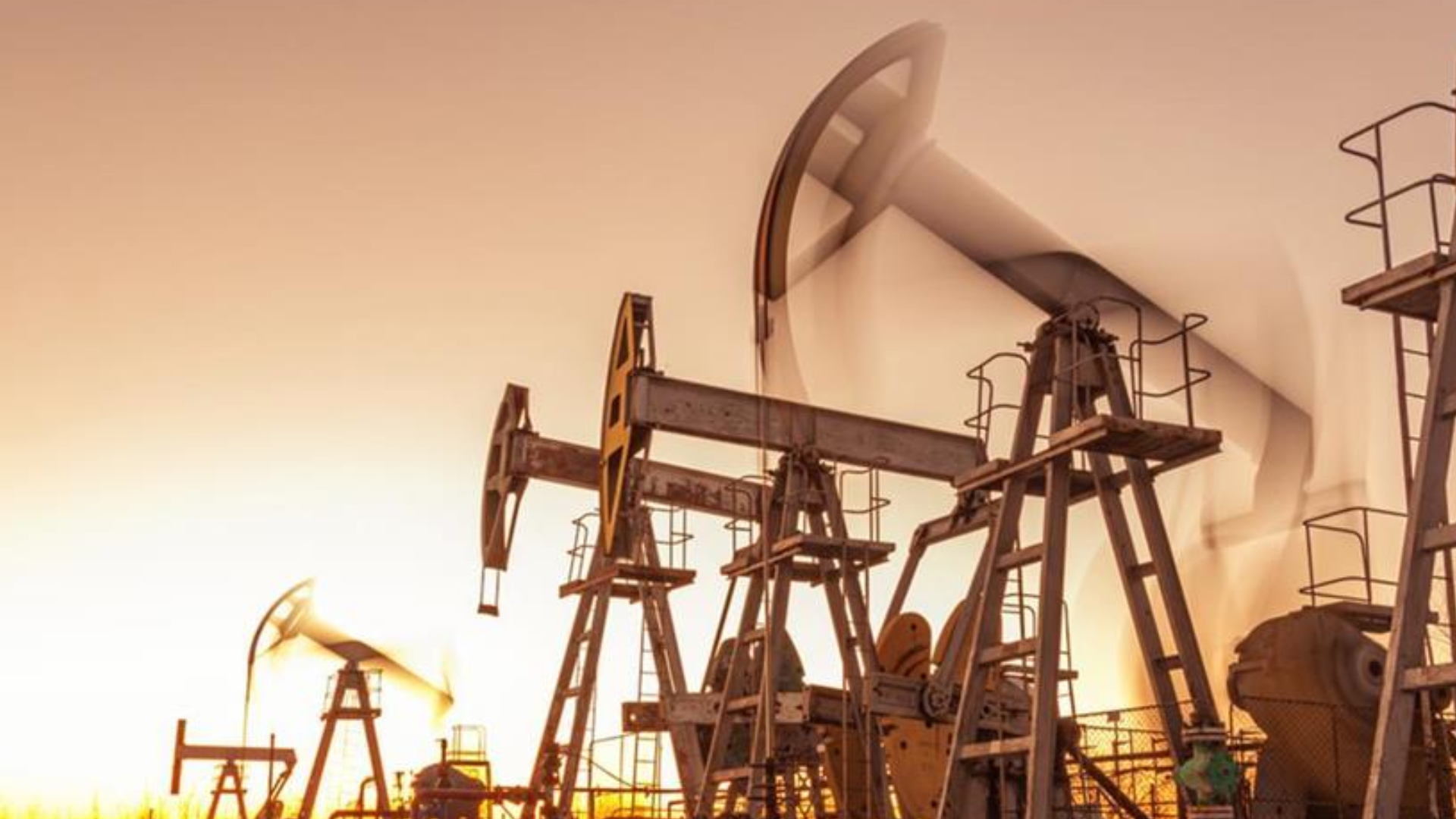 ABD’nin ticari ham petrol stokları artış beklentisinin aksine 9,3 milyon varil azaldı