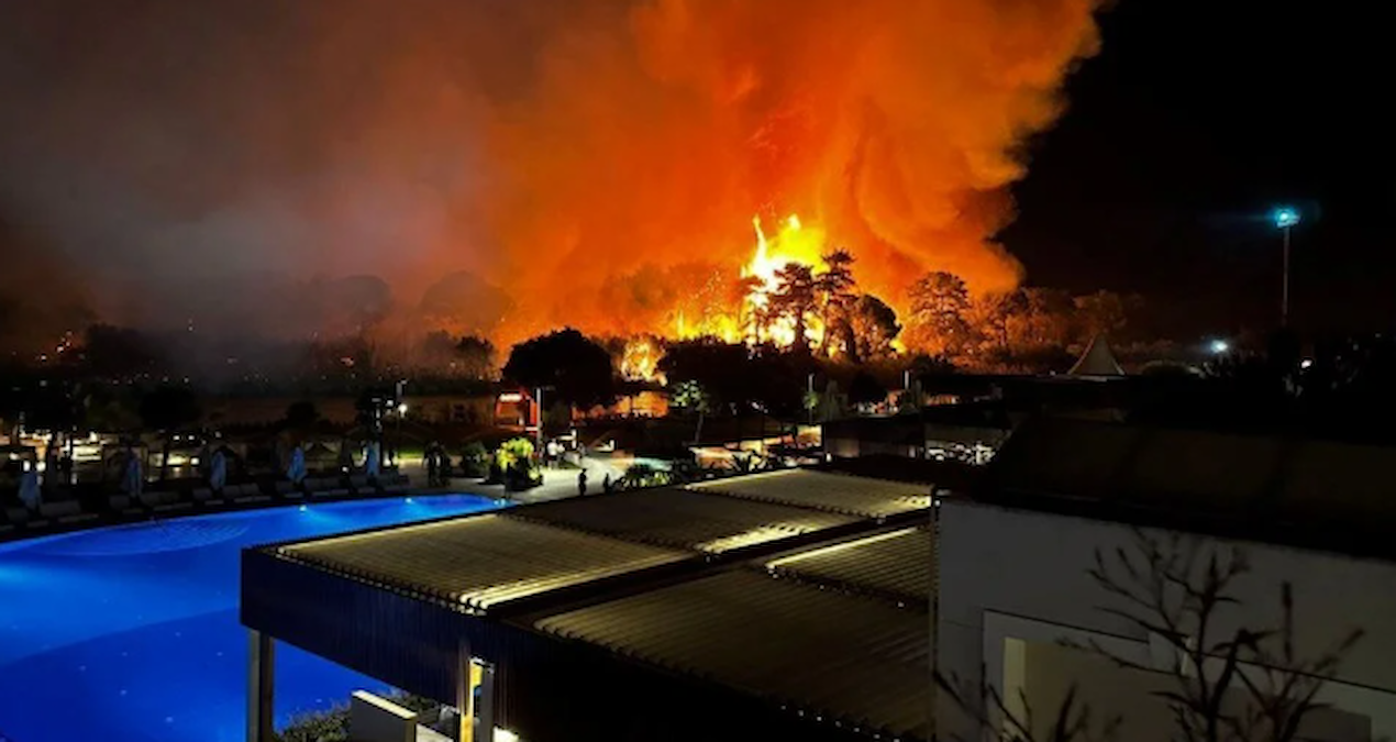 antalya ve mugladaki yangin evlere yaklasti luks otel bosaltildi ydQsw5gS