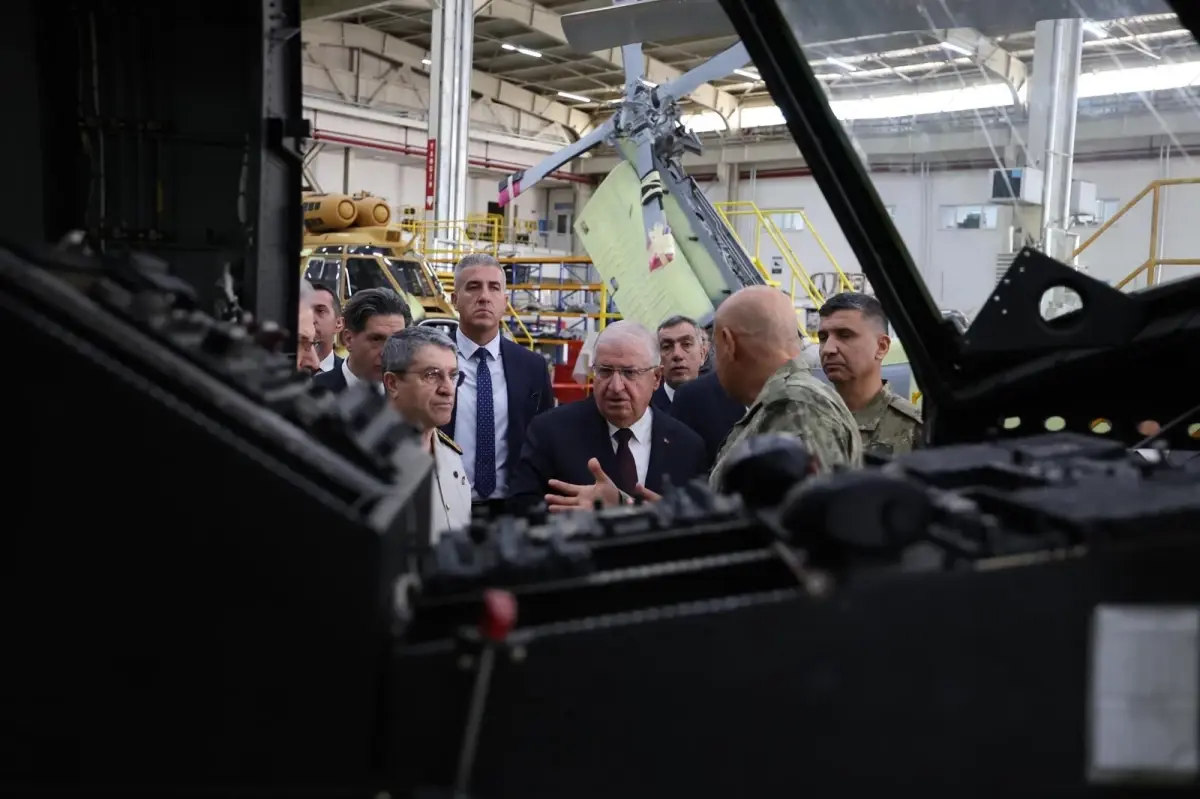 Bakan Güler, Ana Bakım Fabrikasını Ziyaret Etti