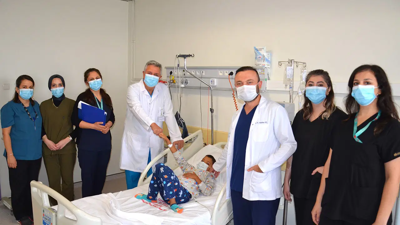 13 yaşındaki Fehmi, babasının böbreğiyle hayata tutundu