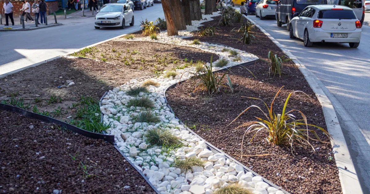 İzmir Buca’da Beyazıt Aykut Parkı yenilendi