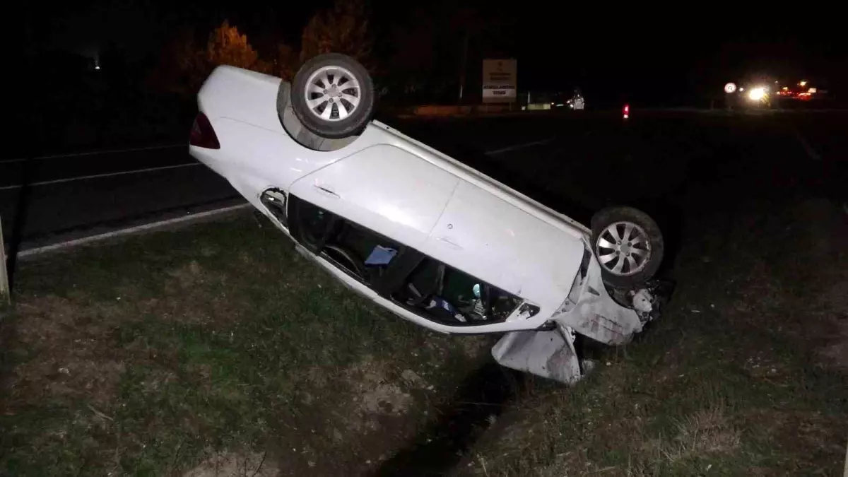 Kastamonu’da Köpeğe Çarpmamak İçin Manevra Yapan Araç Takla Attı