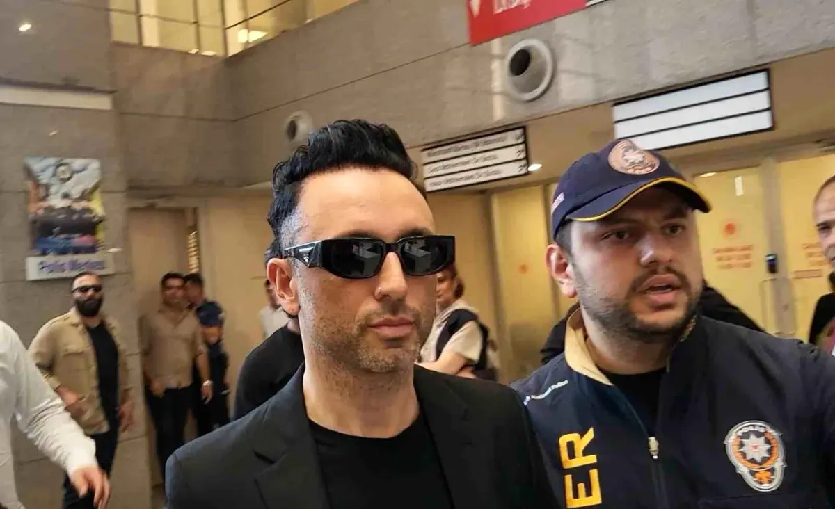 Mabel Matiz’e Müstehcen Şarkı Suçlaması