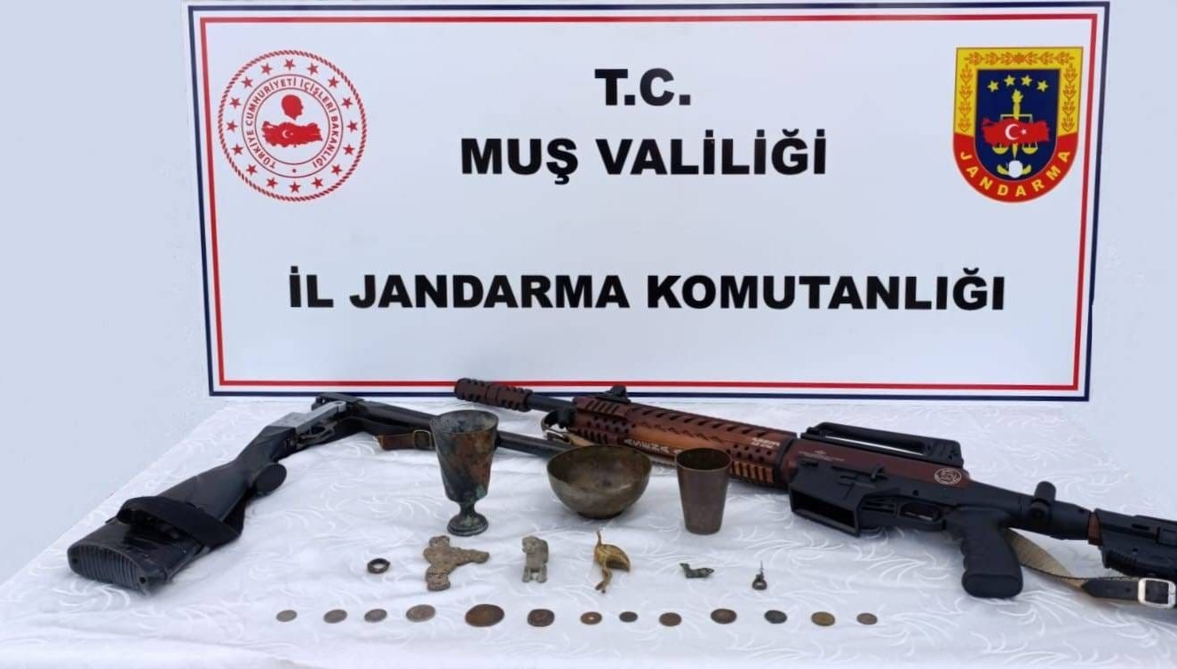 Muş’ta tarihi eser operasyonu: Roma ve Urartu dönemine ait objeler ele geçirildi