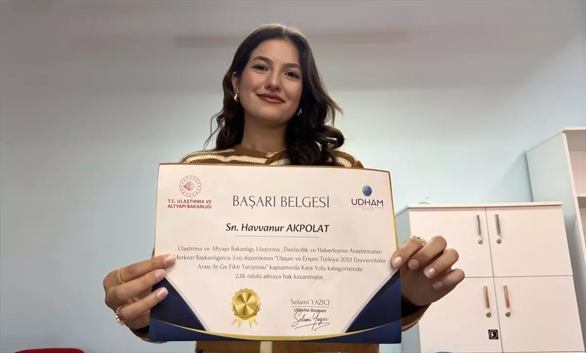 Üniversite Öğrencilerinin Çevre Dostu Otonom Ulaşım Aracı Projesi İkincilik Ödülü Aldı