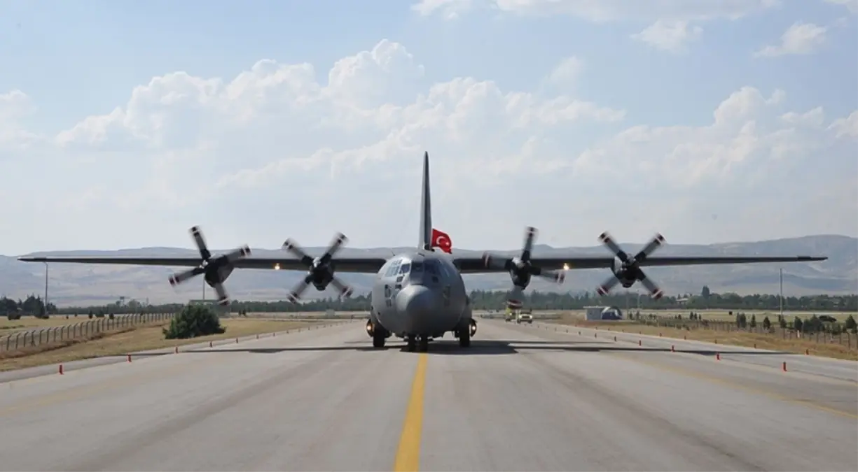 C130 uçak kaç kişilik, özellikleri nedir? C130 kargo uçağı personel kapasitesi ve özellikleri nelerdir?