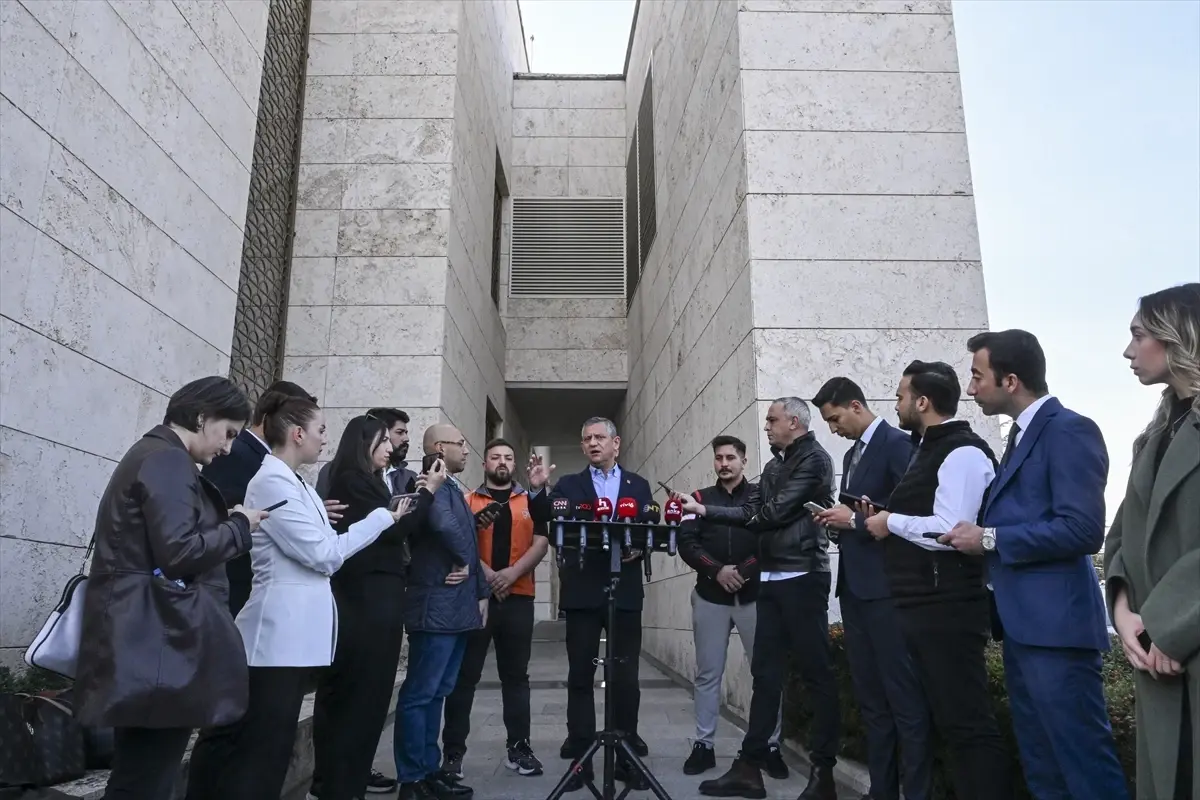 CHP Genel Başkanı Özel, gazetecilerin sorularını yanıtladı Açıklaması