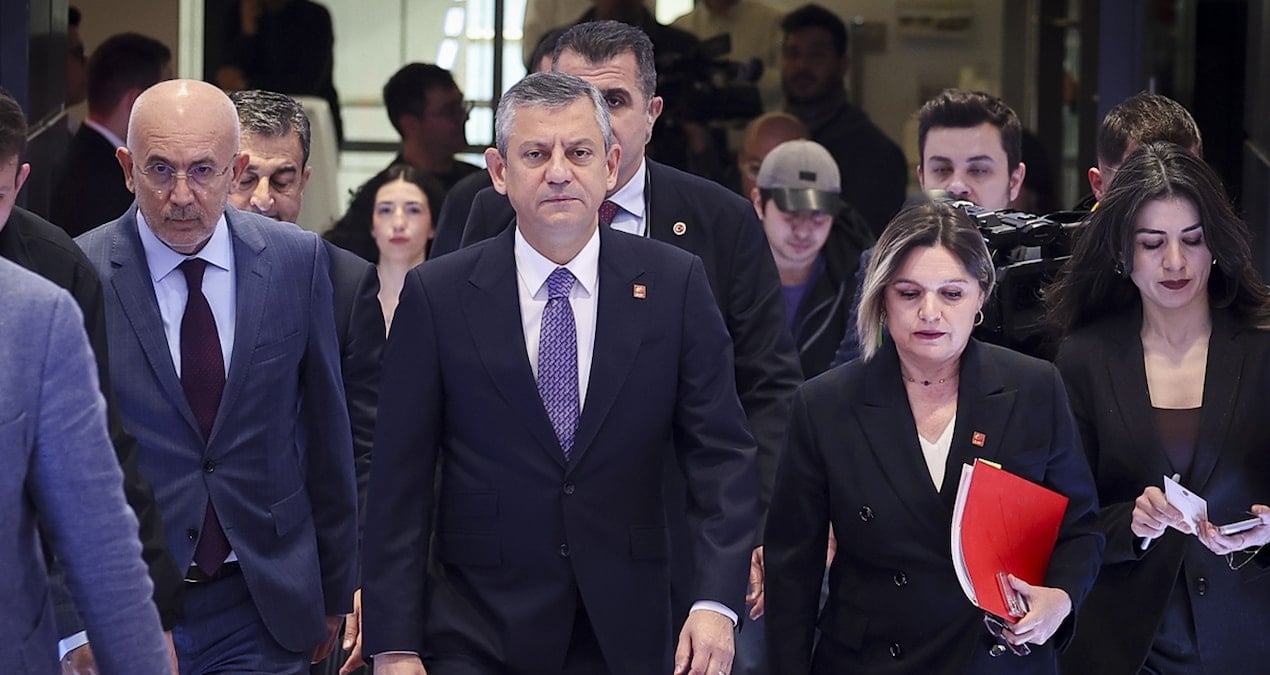 CHP’de kritik toplantıda değişim sinyali: Bazı isimlerle yollar ayrılacak