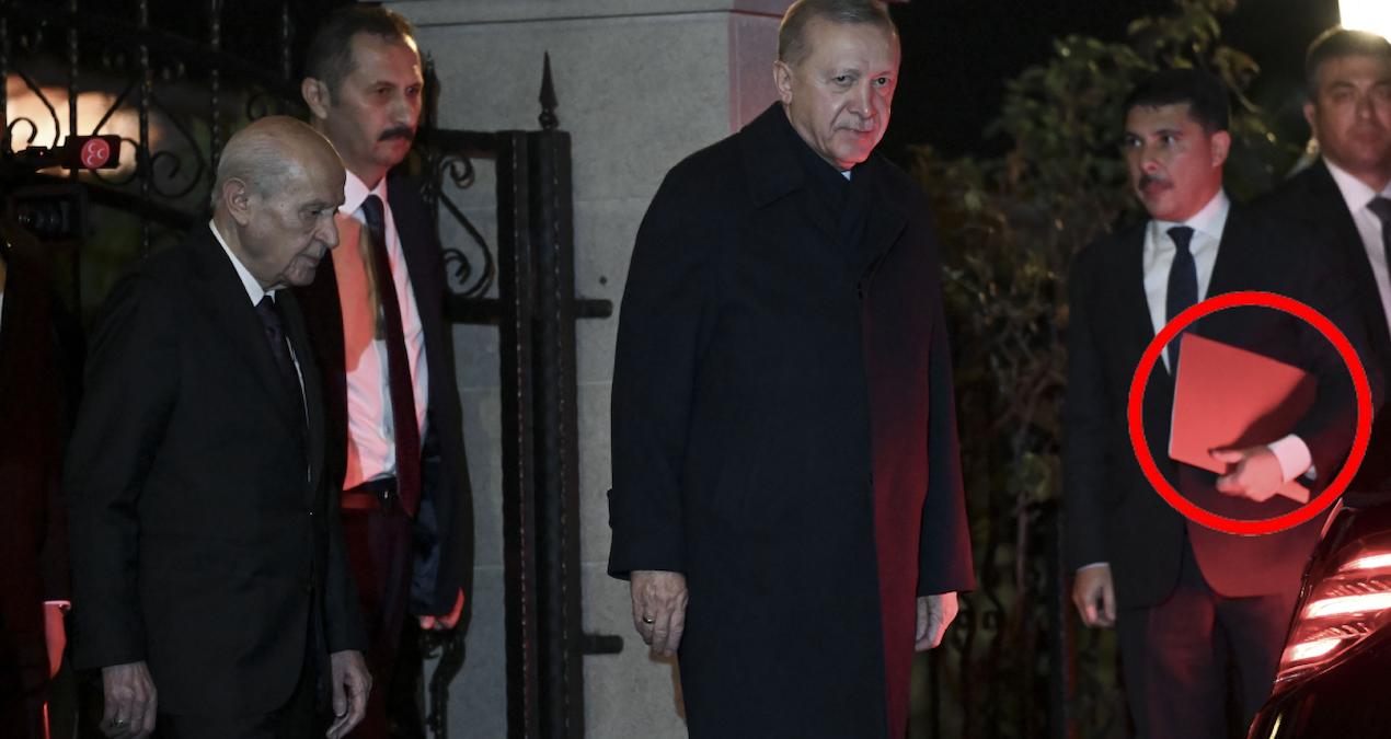 Erdoğan ve Bahçeli görüşmesinde merak edilen kırmızı dosyanın içinde ne vardı?