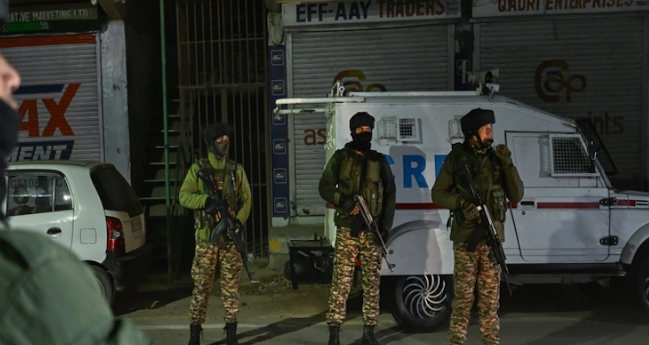 Hindistan’da karakolda patlama: Ölü ve yaralılar var