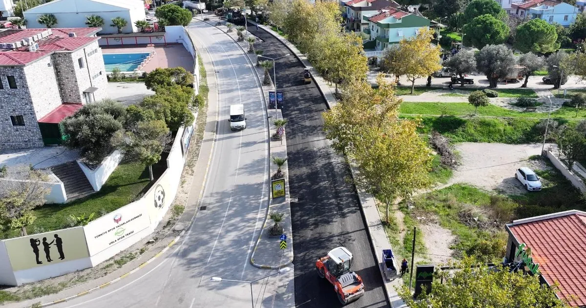 İzmir’de Urla’ya iki caddeye yeni çehre 
