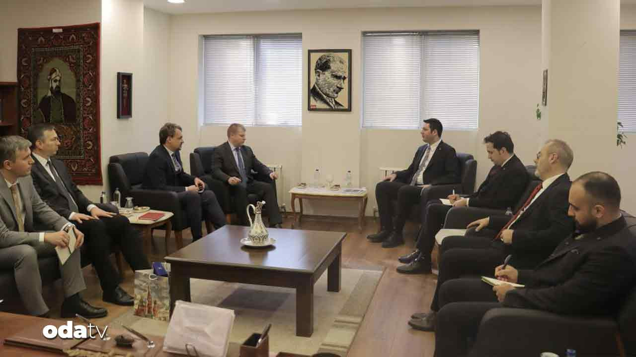 Rus heyeti, Vatan Partisi’ni ziyaret etti