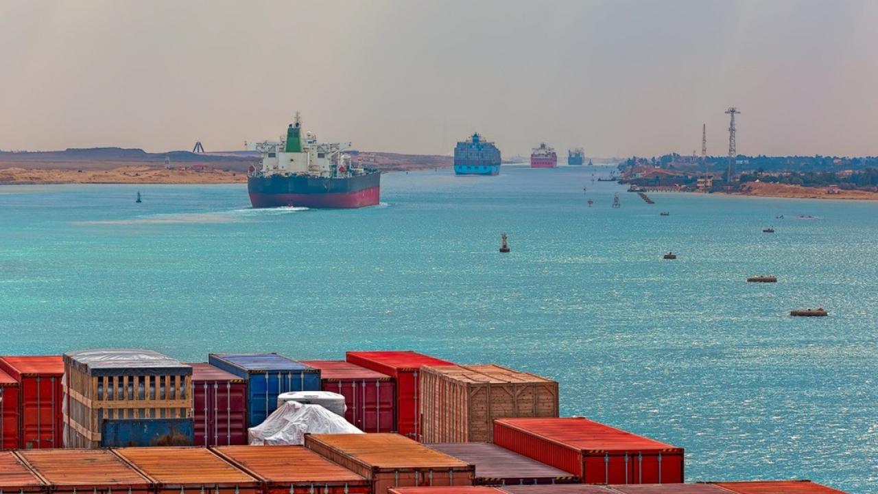 Gemiler yeniden Süveyş’e dönüyor