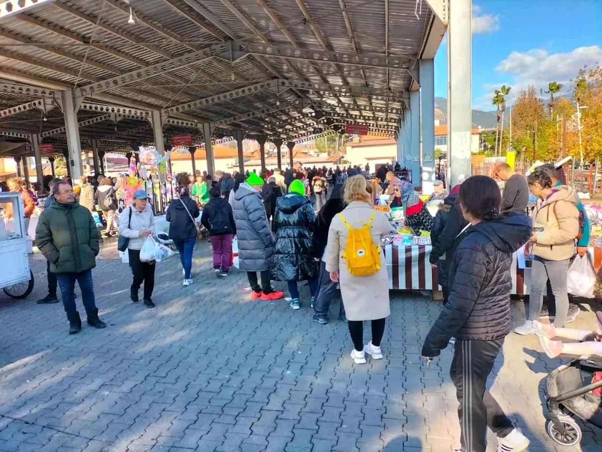 Köyceğiz Yılbaşı Pazarı Kuruldu