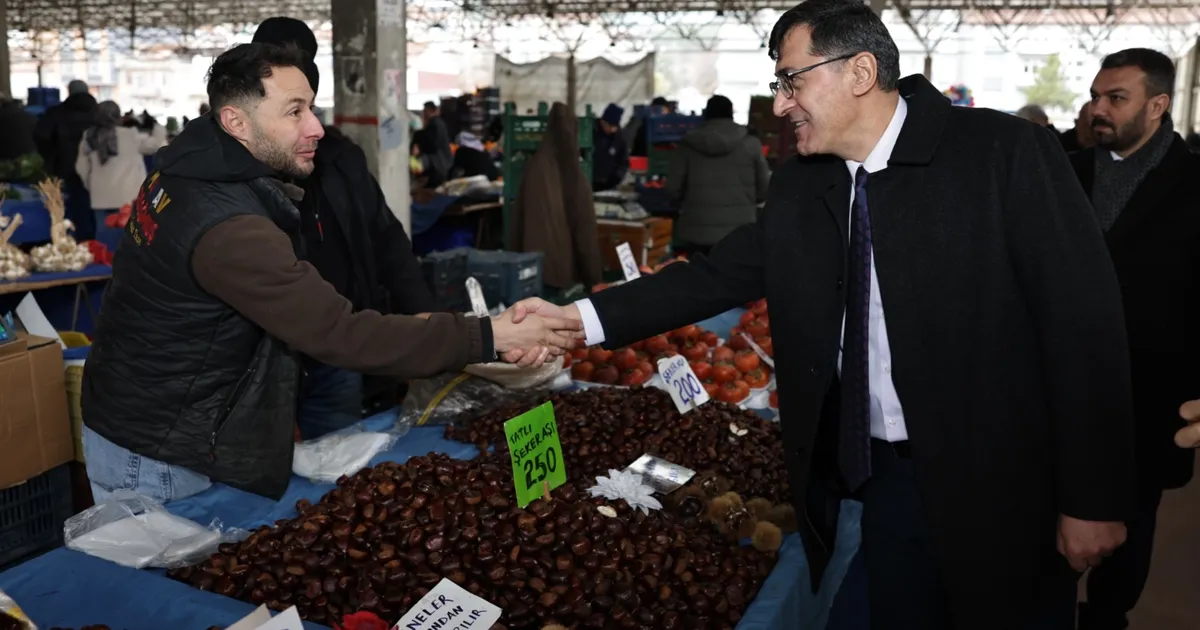 Kütahya’da Başkan Kahveci pazara kulak verdi