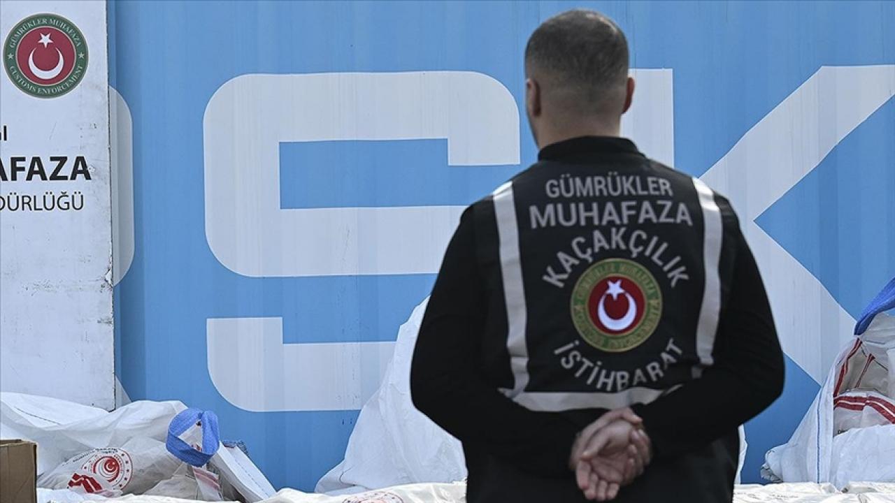 TIR’dan şüphelendiler! İçinden tam 394 kg uyuşturucu çıktı! Piyasa değeri 179 milyon TL
