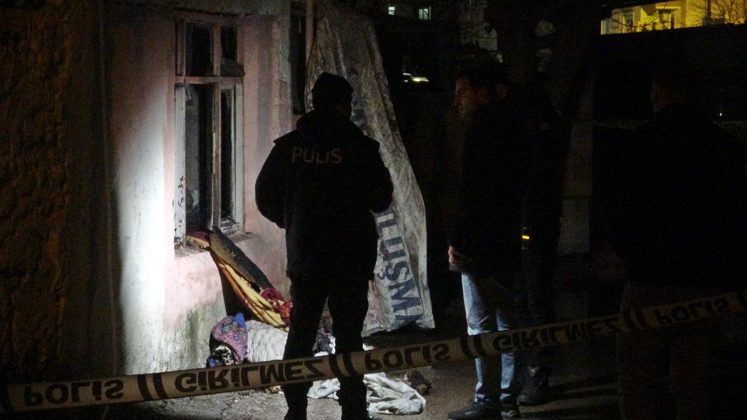 Antalya’daki gecekondu yangınında 1 kişi öldü