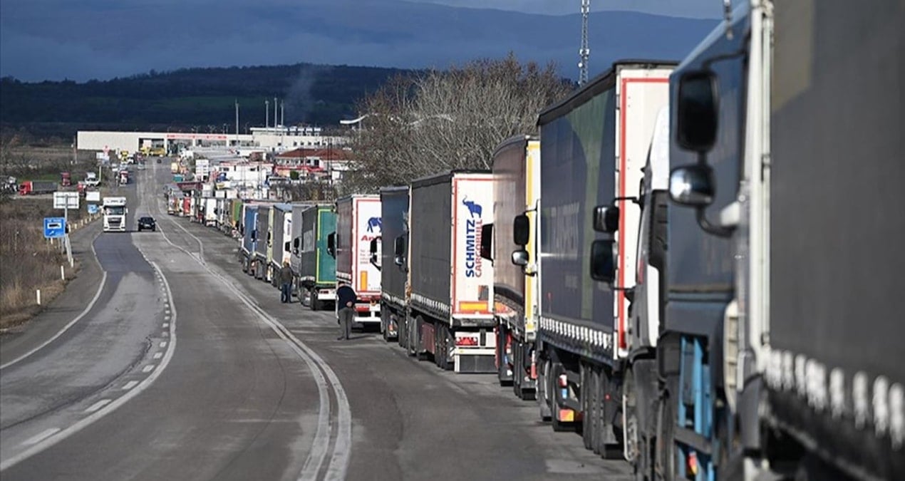 Geçim derdi emeklileri yollara düşürdü