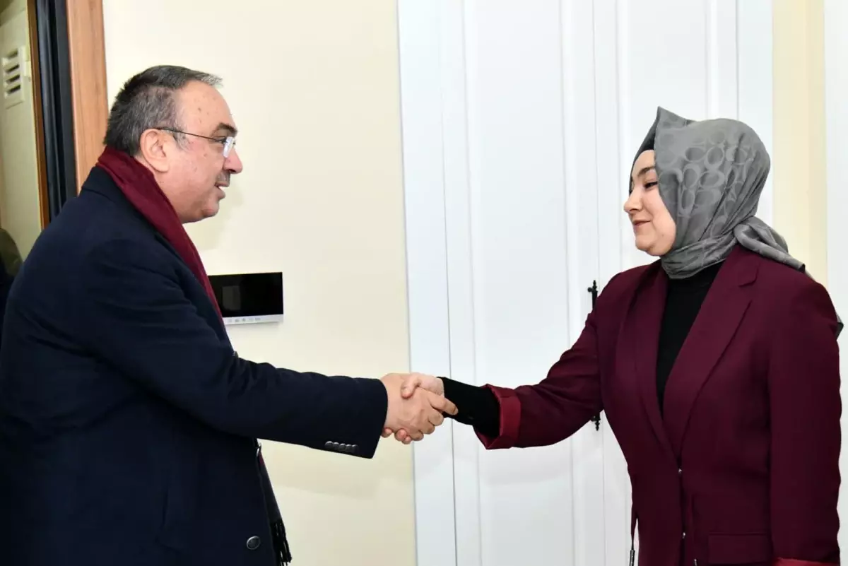 Vali Recep Soytürk, Şehit Ayşe Aykaç’ın Kızı Burcu Zengin’i Ziyaret Etti