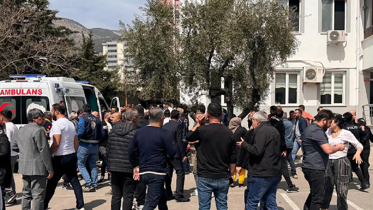 Kahramanmaraş’taki Silahlı Saldırıda Oğlunu Kaybeden Baba Duygularını Paylaştı: “Öğretmenini Severdi”