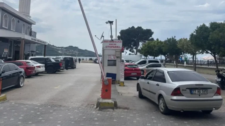 gemlikte-isgal-edilen-otopark-ve-tuvaletlere-kaymakamlik-mudahalesi-SGTtZmmj