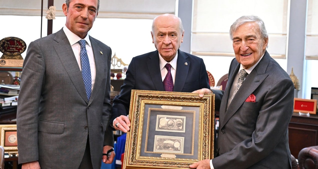 rahmi-koc-ve-ali-koctan-devlet-bahceliye-ziyaret-mukSy491-1
