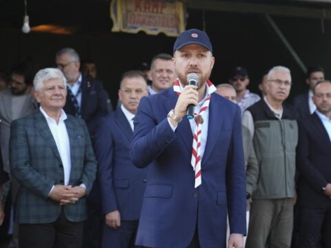 Bilal erdogan dunyanin barisa ihtiyaci oldugu bir donemden geciyoruz AT9pTrAX