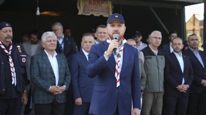 Bilal erdogan dunyanin barisa ihtiyaci oldugu bir donemden geciyoruz AT9pTrAX