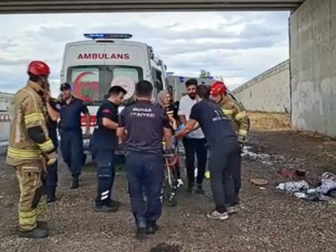 Bursada koprulu kavsakta feci kaza 3 olu 2 agir yarali ASMSLFtr